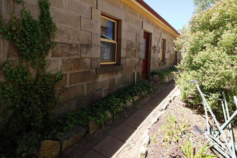 Christopher Halls Colonial Accommodation - Kingaroy Accommodation 0