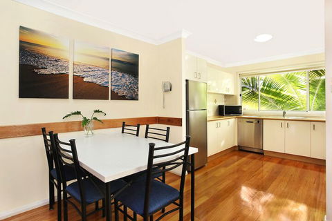 Flynns On Surf Beach Villas - Yamba Accommodation 3