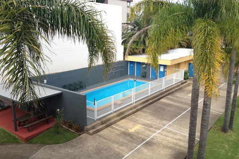 Waterview Holiday Apartments - Accommodation Sunshine Coast 2
