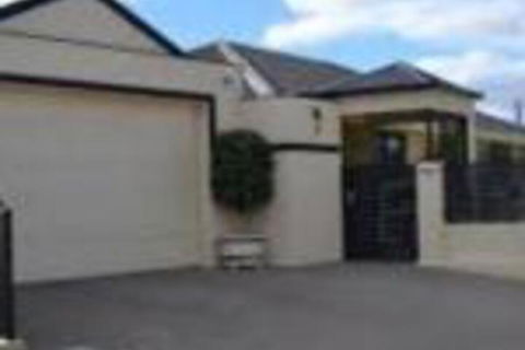 Sunset Retreat - Yamba Accommodation 0
