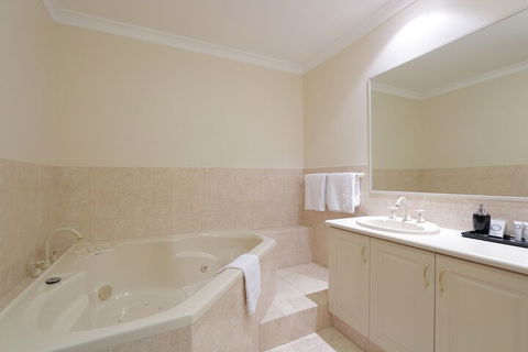 Luxe Spa On Kensington - Accommodation Ballina 6