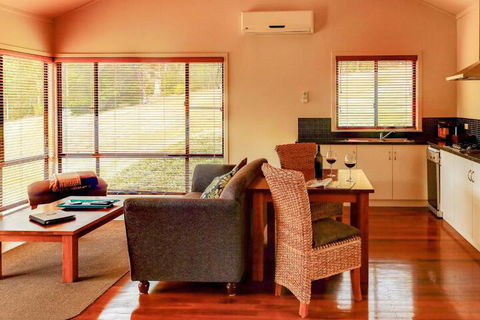 Rainbow Trail Chalets - Accommodation Broken Hill 3