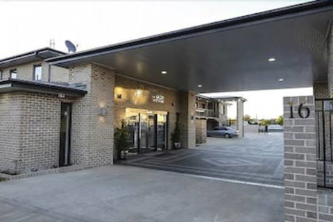 Aastro Dish Motor Inn - Accommodation Newcastle 1