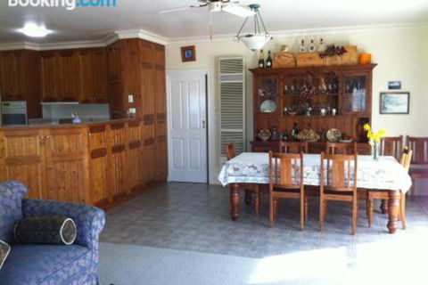 Birches Luxury Spa Chalets - Accommodation Newcastle 2