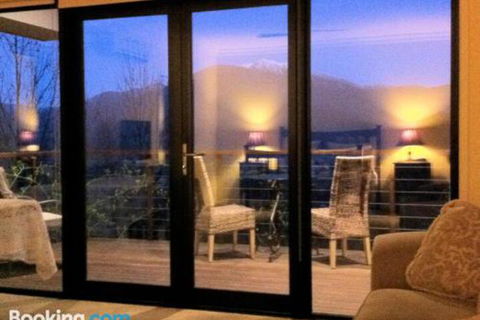 Birches Luxury Spa Chalets - Accommodation Newcastle 0