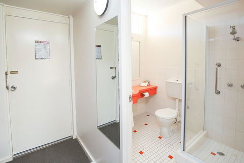 Sandors Motor Inn - Sunshine Coast Guide 5