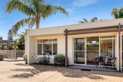 Seashells Apartments Merimbula - Hervey Bay Accommodation 2