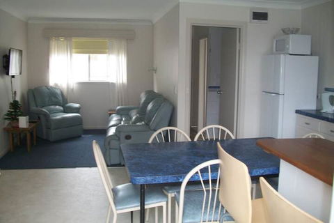 Top Of The Lake Units - NT Tourism 4