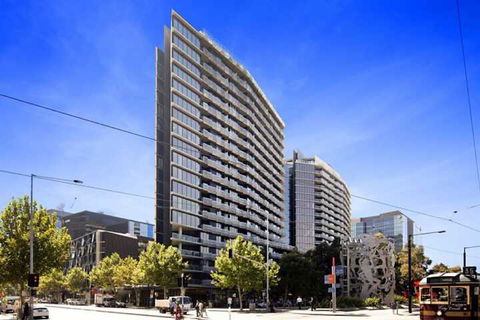 Docklands Executive Apartments - Whitsundays Tourism 1