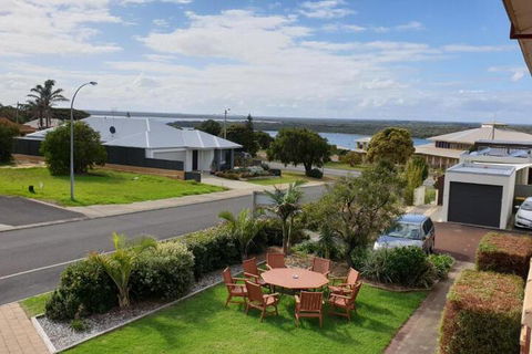 Baywatch Manor Augusta - Casino Accommodation 4