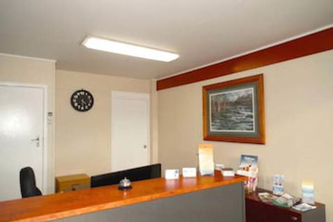 Paradise Lodge Motel - Sunshine Coast Guide 3