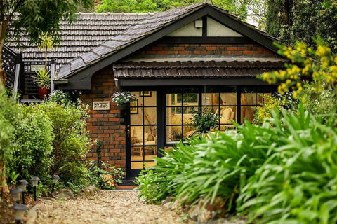 Holly Lodge - Accommodation Newcastle 5