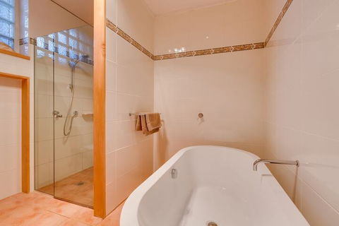 Maison Del Mar - Tourism Townsville 7