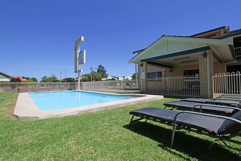 Atlas Motel - Lightning Ridge Tourism 5