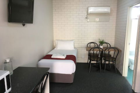 Atlas Motel - Lightning Ridge Tourism 0