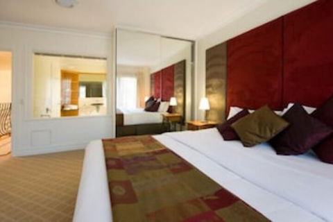 Lakeside Suites 1 - Wagga Wagga Accommodation 3