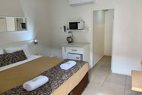 Surf Beach Motel Coffs - Townsville Tourism 7