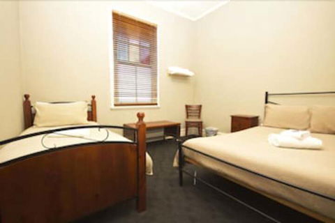 Peden's Hotel - Holiday Melbourne 5