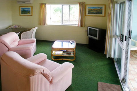 Coral Reef Apartments - Accommodation Find 6