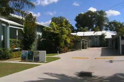 Coral Reef Apartments - Accommodation Find 1