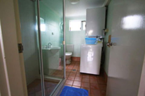 Coral Reef Apartments - Accommodation Find 5