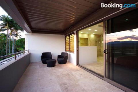 Villa One On Murphy Luxury Holiday Villa - Accommodation Newcastle 0