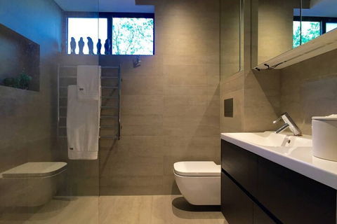 Meticulously Designed Sydney Aptmnt - Accommodation VIC 7