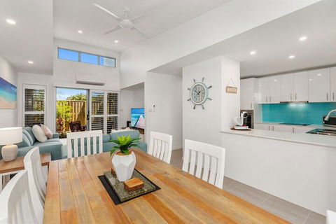 Beach Haven On The Beach - Whitsundays Tourism 6