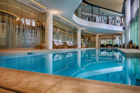 Orange Stay Premier - WA Accommodation 4