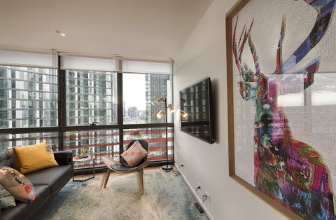 Orange Stay Premier - WA Accommodation 6