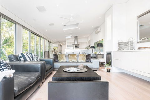 Your Luxury Escape - Vue From Here - Holiday Sydney 4