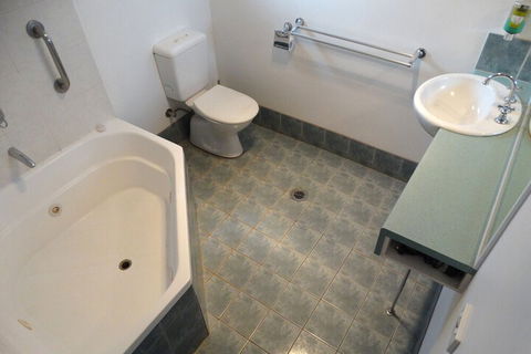 MAS Country Colonial Motor Inn - Accommodation Newcastle 2