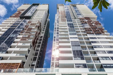 Chic Brisbane Living - Accommodation Newcastle 1