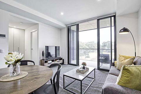 CANBERRA CHIC-Hosted By L'Abode - Hervey Bay Accommodation 7
