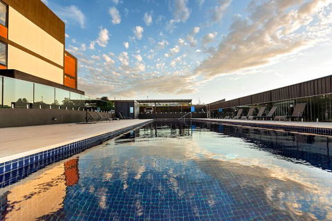 Stylish Inner City Penthouse Apartment - Accommodation Main Beach 1