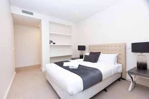 Stylish Inner City Penthouse Apartment - Accommodation Main Beach 5