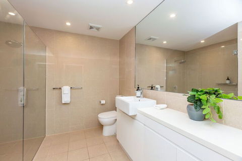 Stylish Inner City Penthouse Apartment - Accommodation Main Beach 4
