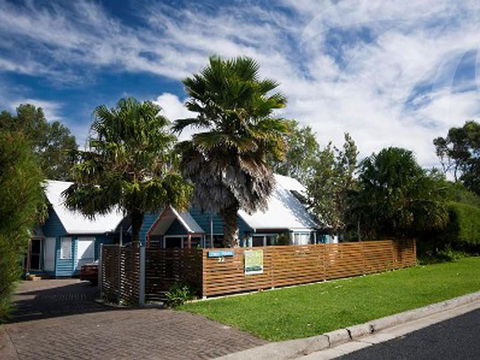 Affordable Twin Peaks 2 - Accommodation Australia 5