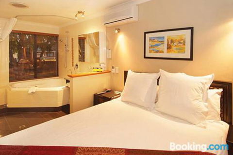 Dunsborough Luxury Villa - Yamba Accommodation 4
