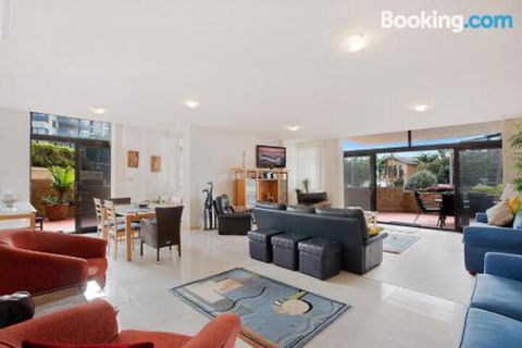 Crystal Views Unit 4 - Hervey Bay Accommodation 5