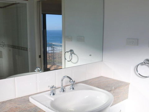 Ocean Views 4 Ocean Street Air Conditioned Luxury With Beautiful Ocean Views - Victoria Tourism 6