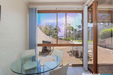 16 The Moorings 4 Cromarty Road Waterfront Property With Pool & Air Conditioning - WA Accommodation 2
