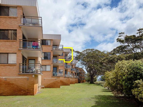 11 Intrepid 3 Intrepid Close Absolute Beachfront Bliss - Holiday Melbourne 2