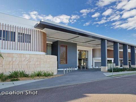 11 Intrepid 3 Intrepid Close Absolute Beachfront Bliss - Holiday Melbourne 1
