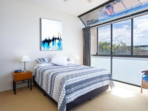 Beach View At One Mile 8 / 26 One Mile Close Infinity Complex Pool & WIFI - Victoria Tourism 5