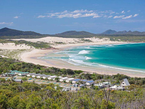Beach View At One Mile 8 / 26 One Mile Close Infinity Complex Pool & WIFI - Victoria Tourism 3