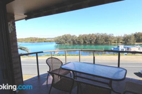 Braemar 7 On The Lake! - Accommodation Newcastle 5