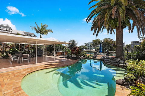 Culb Entertainers Paradise - Victoria Tourism 2