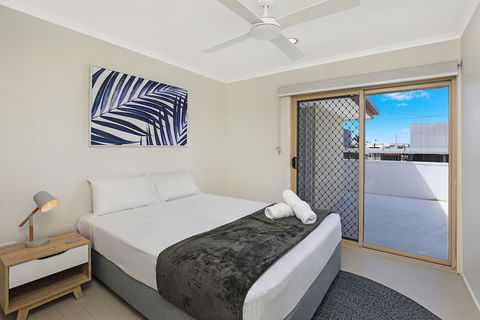 Culb Entertainers Paradise - Victoria Tourism 5