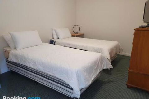 16 Lakeview Plaza - Accommodation Ballina 0